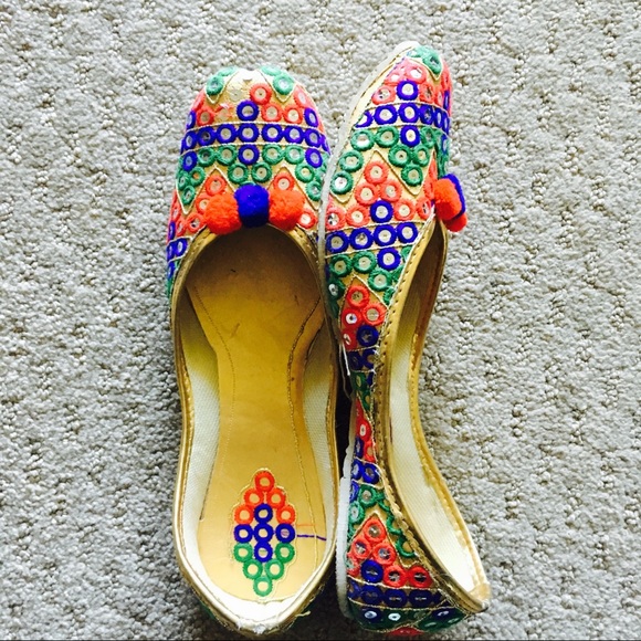 Mirror Embedded Shoes - Picture 3 of 8